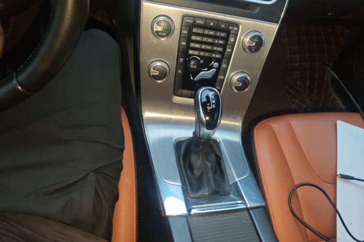 Used Volvo S60 2019 S60L T3 Intelligent Upgrade Edition Gear Lever