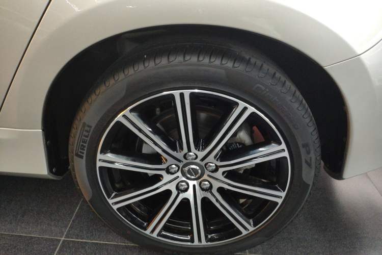 Used Volvo S60 2019 S60L Facelift T5 Smart Luxury Elite Edition Left Rear Wheel Hub