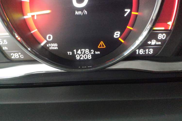 Used Volvo S60 2019 S60L Facelift T5 Smart Luxury Elite Edition Odometer Close Up
