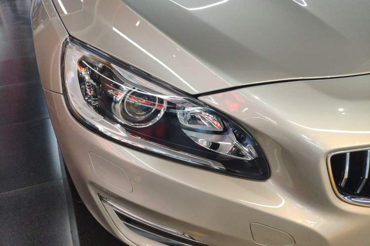 Used Volvo S60 2019 S60L Facelift T5 Smart Luxury Elite Edition Right Front Headlight