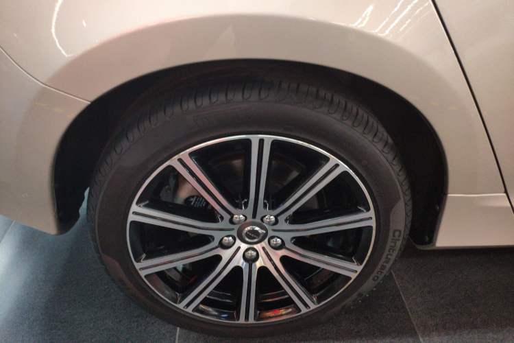 Used Volvo S60 2019 S60L Facelift T5 Smart Luxury Elite Edition Right Rear Wheel Hub