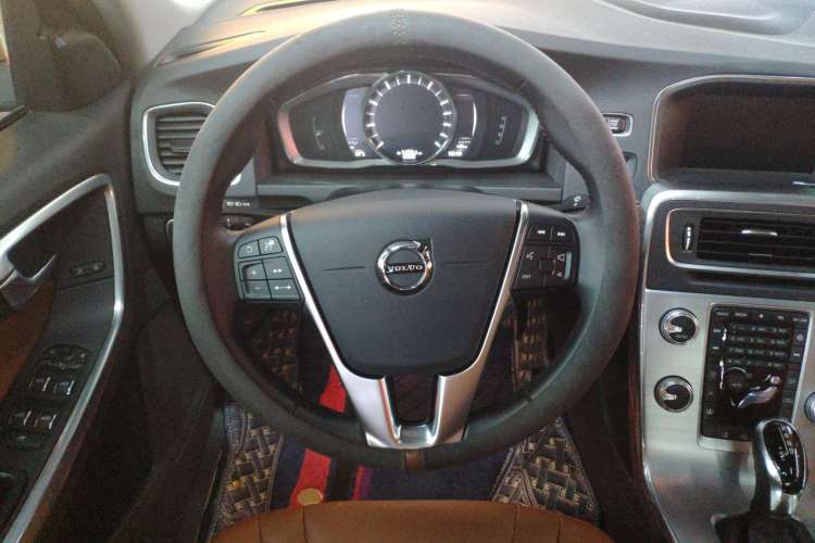 Used Volvo S60 2019 S60L Facelift T5 Smart Luxury Elite Edition Steering Wheel