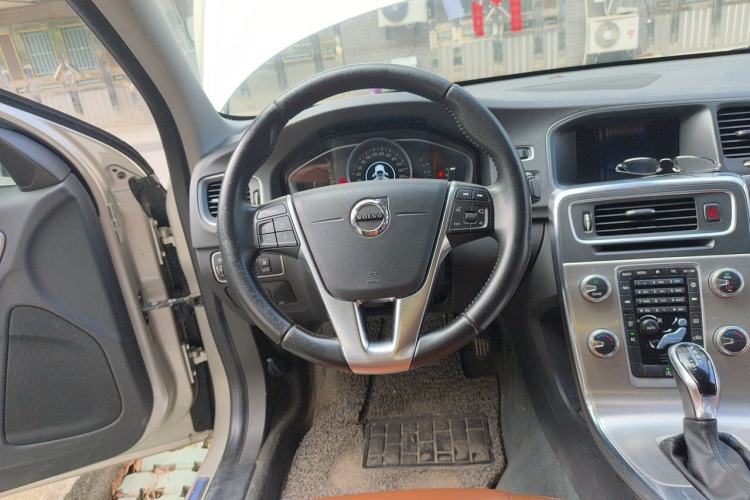 Used Volvo S60 2019 S60L T3 Intelligent Upgrade Edition Steering Wheel