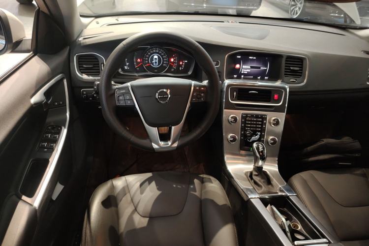 Used Volvo S60 2019 S60L Facelift T5 Intelligent Advanced Edition Steering Wheel
