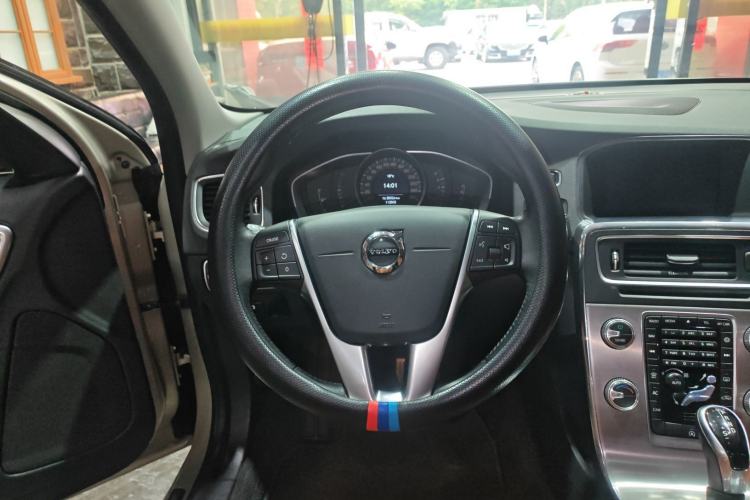 Used Volvo S60 2019 S60L T3 Intelligent Upgrade Edition Steering Wheel