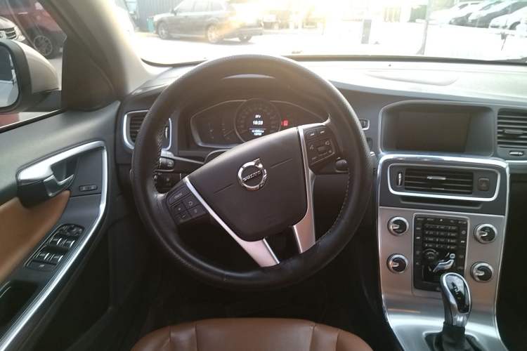 Used Volvo S60 2019 S60L Facelift T5 Intelligent Advanced Edition Steering Wheel