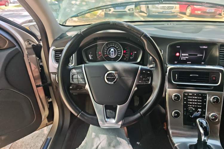 Used Volvo S60 2019 S60L Facelift T5 Intelligent Advanced Edition Steering Wheel