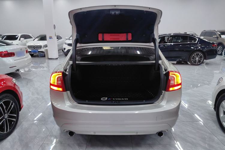 Used Volvo S60 2019 S60L T3 Intelligent Upgrade Edition Trunk