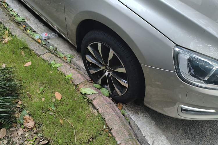 Used Volvo S60 2019 S60L Facelift T5 Intelligent Advanced Edition Right Front Wheel Hub