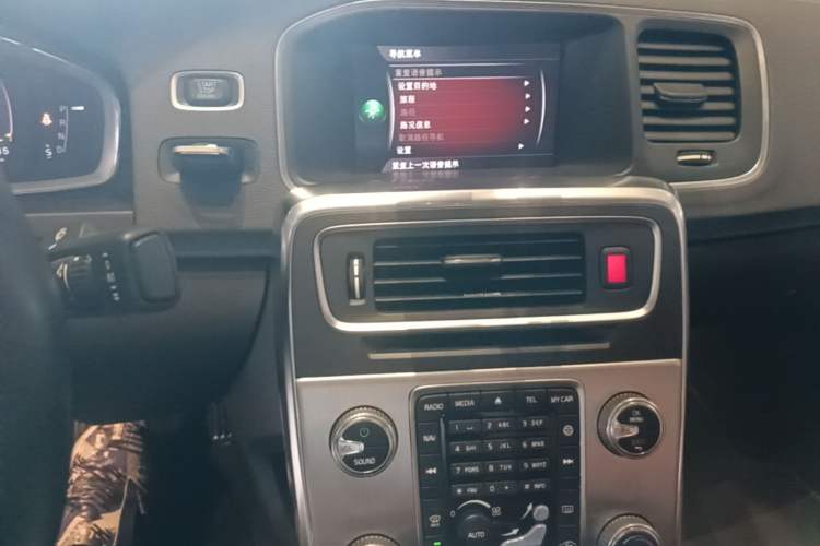 Used Volvo S60 2019 S60L T5 Smart Range Edition Audio And AC Panel