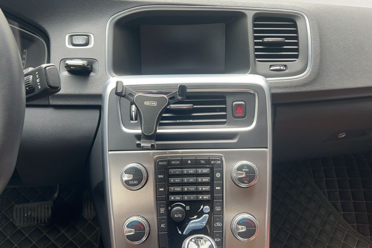 Used Volvo S60 2019 S60L Facelift T5 Intelligent Advanced Edition Audio And AC Panel