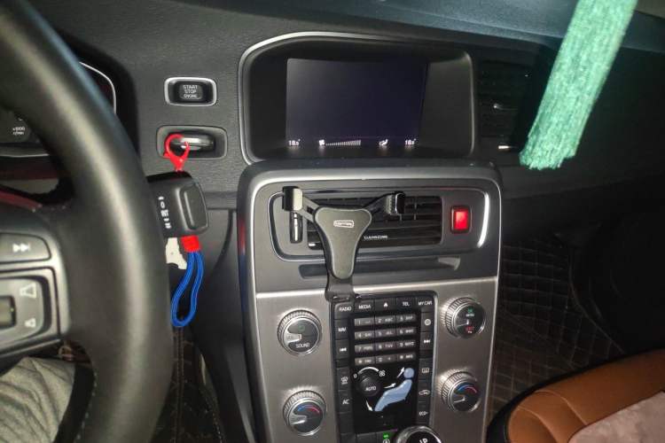 Used Volvo S60 2019 S60L Facelift T5 Intelligent Advanced Edition Audio And AC Panel
