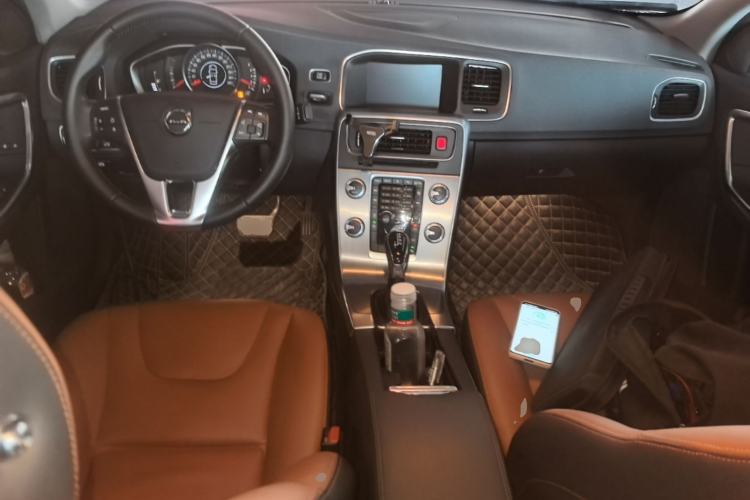 Used Volvo S60 2019 S60L Facelift T5 Intelligent Advanced Edition Center Console