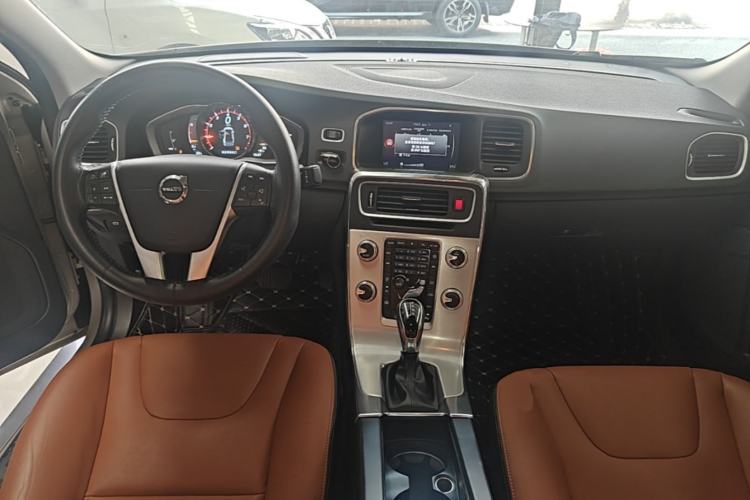 Used Volvo S60 2019 S60L Facelift T5 Smart Luxury Elite Edition Center Console