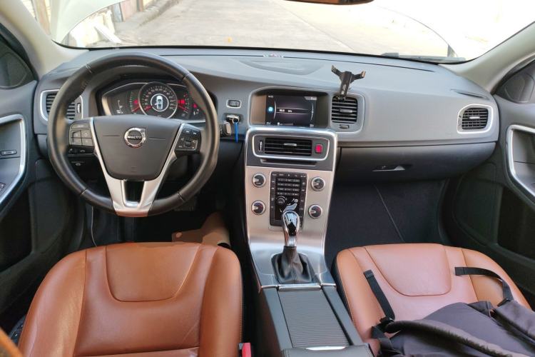 Used Volvo S60 2019 S60L Facelift T5 Intelligent Advanced Edition Center Console