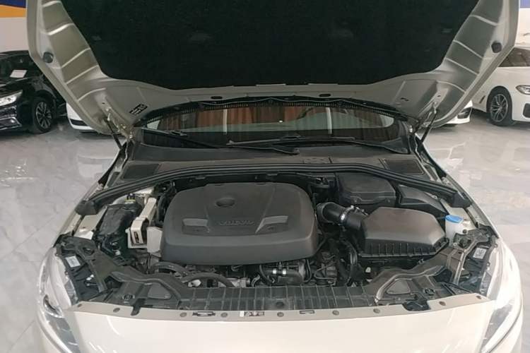 Used Volvo S60 2019 S60L T3 Intelligent Upgrade Edition Engine Bay