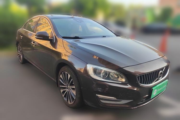 Used Volvo S60 2019 S60L T5 Smart Range Edition Front Right 45 Deg