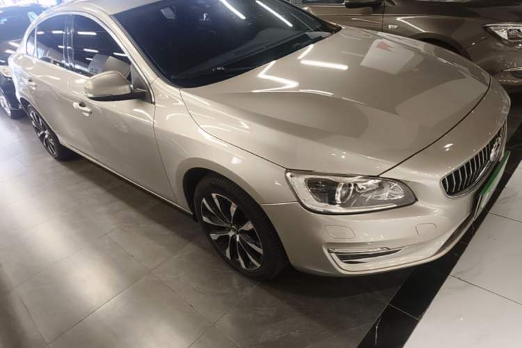 Used Volvo S60 2019 S60L Facelift T5 Intelligent Advanced Edition Front Right 45 Deg