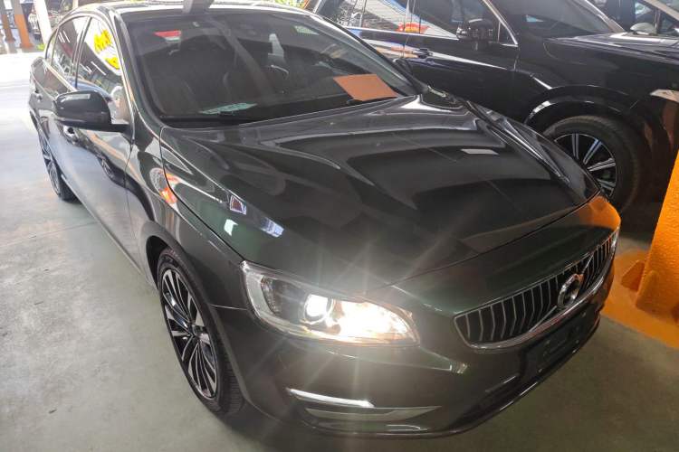 Used Volvo S60 2019 S60L T5 Smart Range Edition Front Right 45 Deg