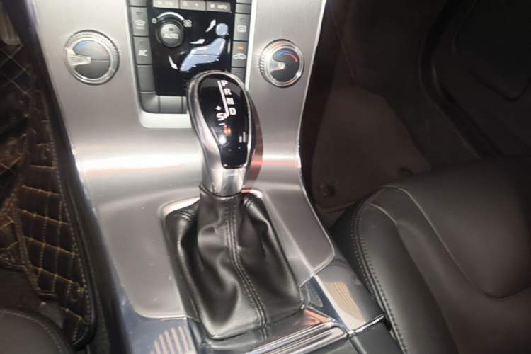 Used Volvo S60 2019 S60L Facelift T5 Intelligent Advanced Edition Gear Lever