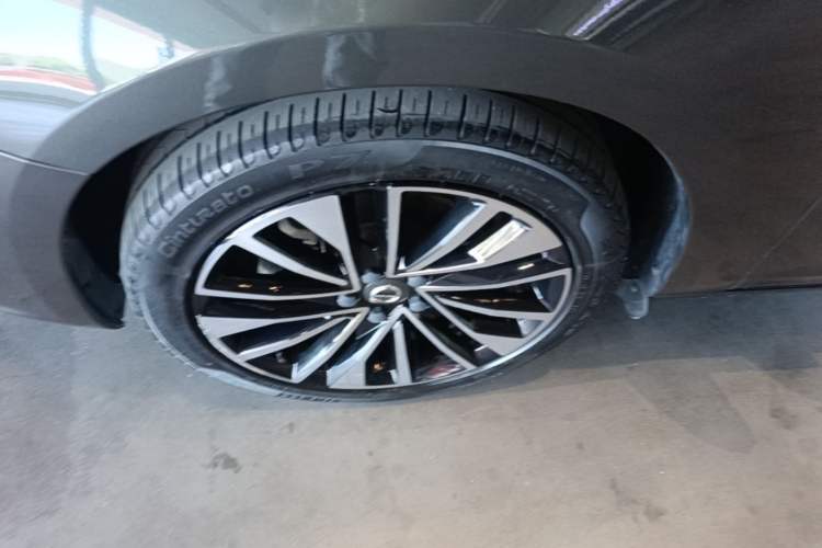 Used Volvo S60 2019 S60L T5 Smart Range Edition Left Front Wheel Hub