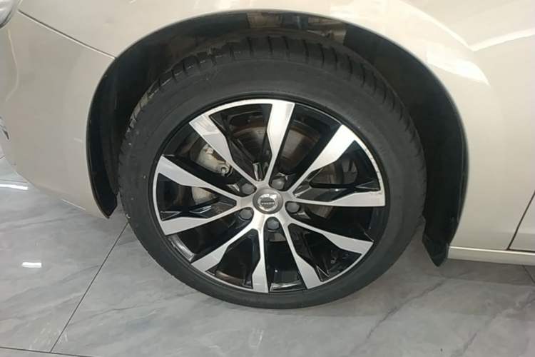 Used Volvo S60 2019 S60L T3 Intelligent Upgrade Edition Left Front Wheel Hub