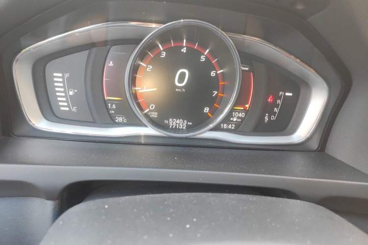 Used Volvo S60 2019 S60L T5 Smart Range Edition Odometer Close Up
