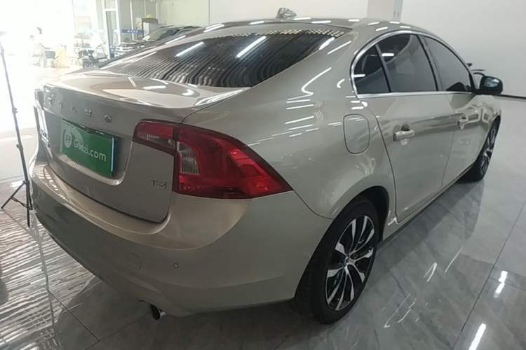 Used Volvo S60 2019 S60L T3 Intelligent Upgrade Edition Rear Right 45 Deg