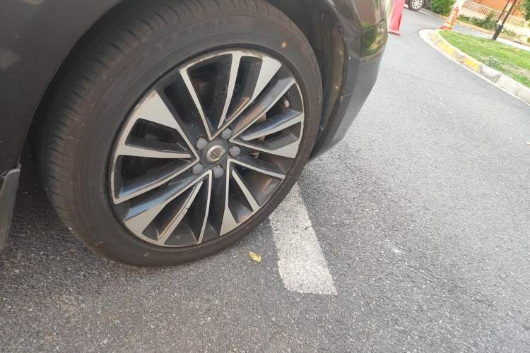 Used Volvo S60 2019 S60L T5 Smart Range Edition Right Front Wheel Hub