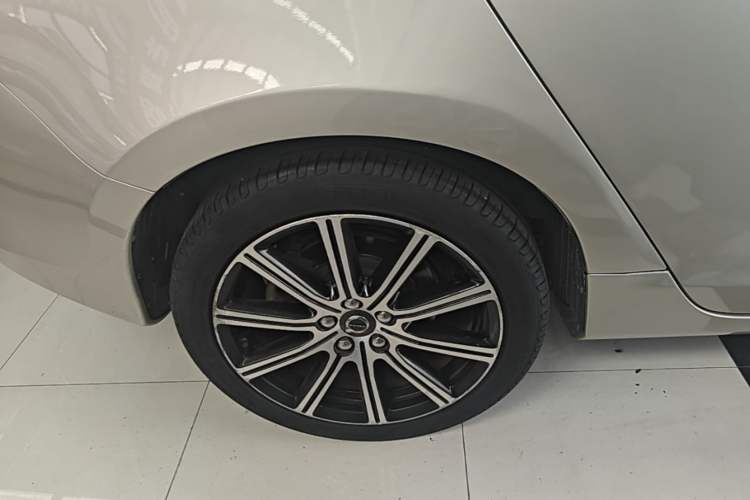 Used Volvo S60 2019 S60L Facelift T5 Smart Luxury Elite Edition Right Rear Wheel Hub