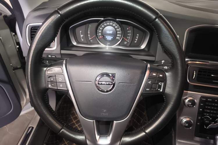 Used Volvo S60 2019 S60L Facelift T5 Intelligent Advanced Edition Steering Wheel