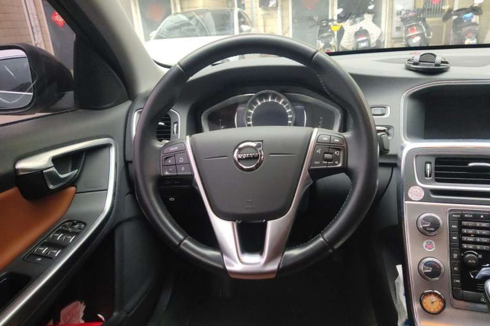 Used Volvo S60 2019 S60L T5 Smart Range Edition Steering Wheel