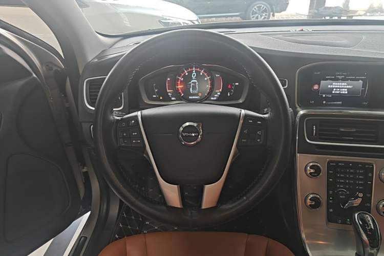 Used Volvo S60 2019 S60L Facelift T5 Smart Luxury Elite Edition Steering Wheel