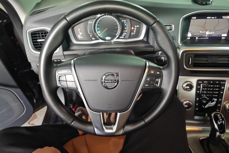 Used Volvo S60 2019 S60L T5 Smart Range Edition Steering Wheel