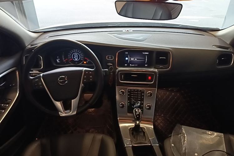 Used Volvo S60 2019 S60L Facelift T5 Intelligent Advanced Edition Center Console