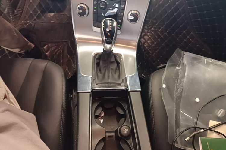 Used Volvo S60 2019 S60L Facelift T5 Intelligent Advanced Edition Gear Lever