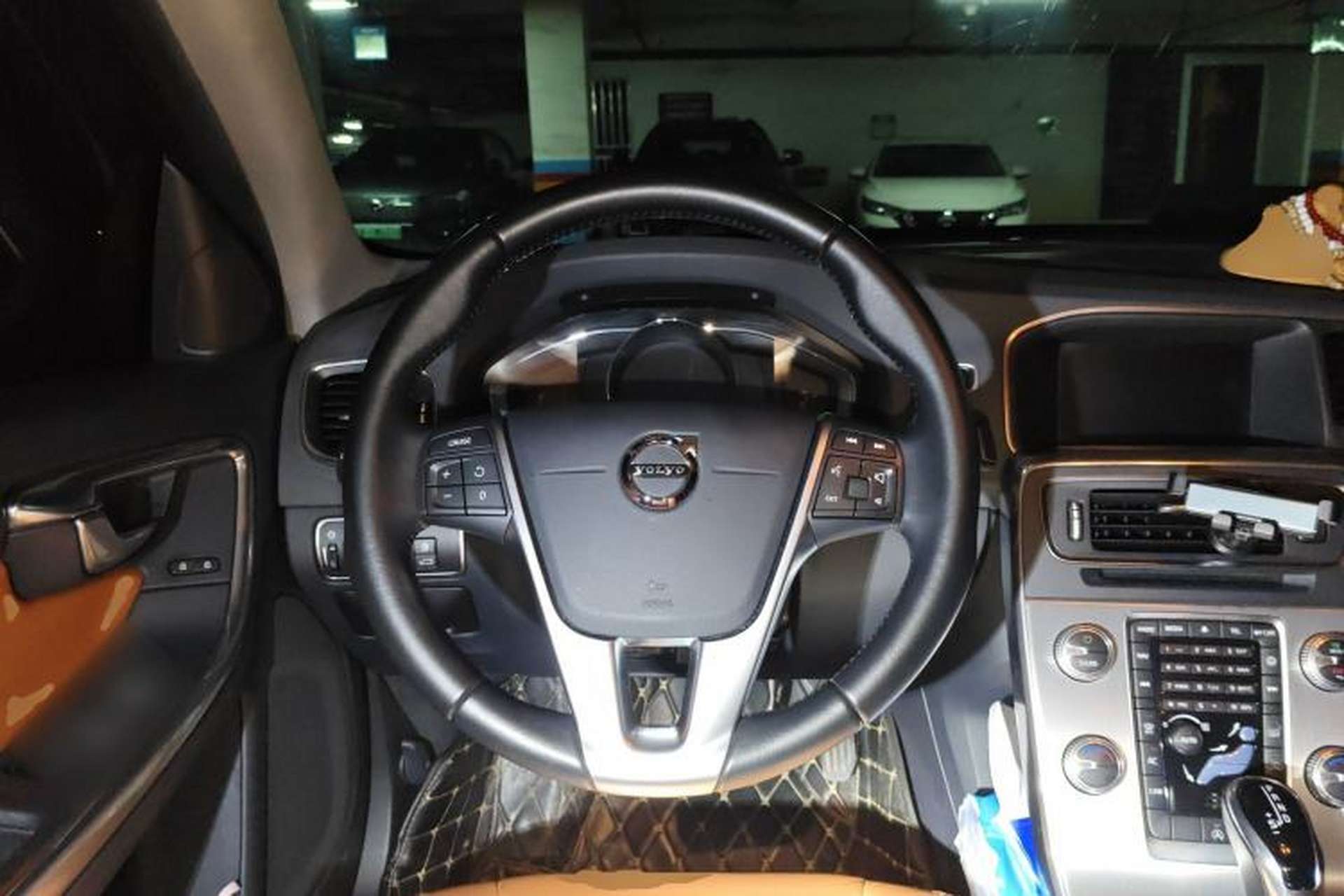 Used Volvo S60 2019 S60L T5 Smart Range Edition Steering Wheel