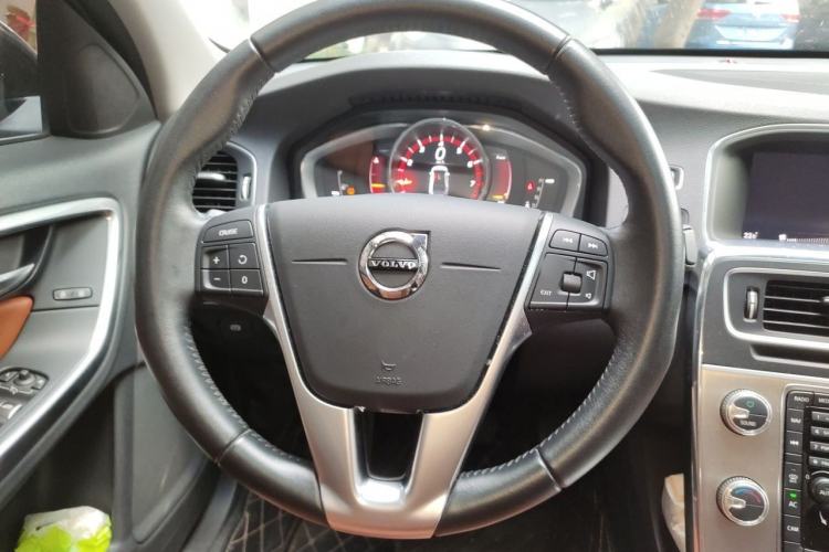 Used Volvo S60 2019 S60L T5 Smart Range Edition Steering Wheel