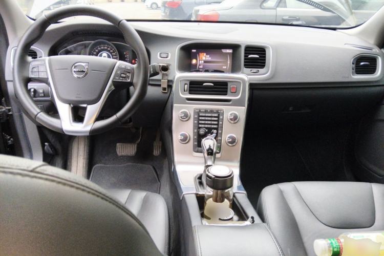 Used Volvo S60 2019 S60L T3 Intelligent Upgrade Edition Center Console
