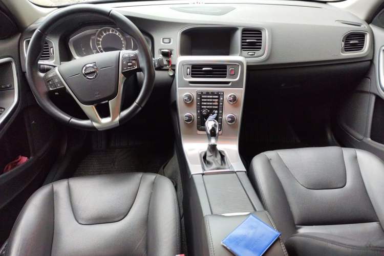 Used Volvo S60 2019 S60L Facelift T5 Intelligent Advanced Edition Center Console