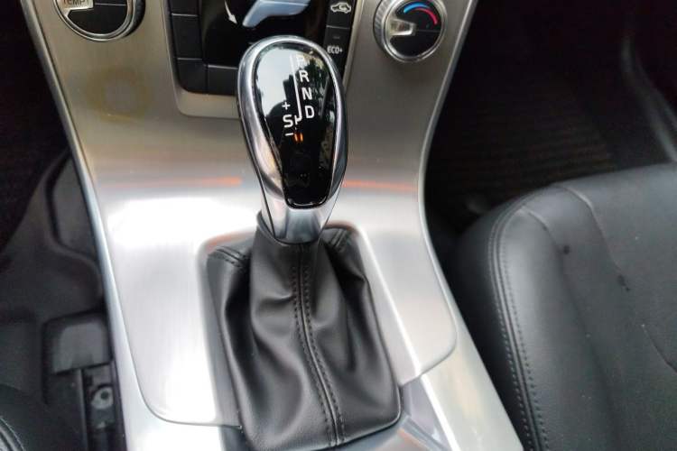 Used Volvo S60 2019 S60L Facelift T5 Intelligent Advanced Edition Gear Lever