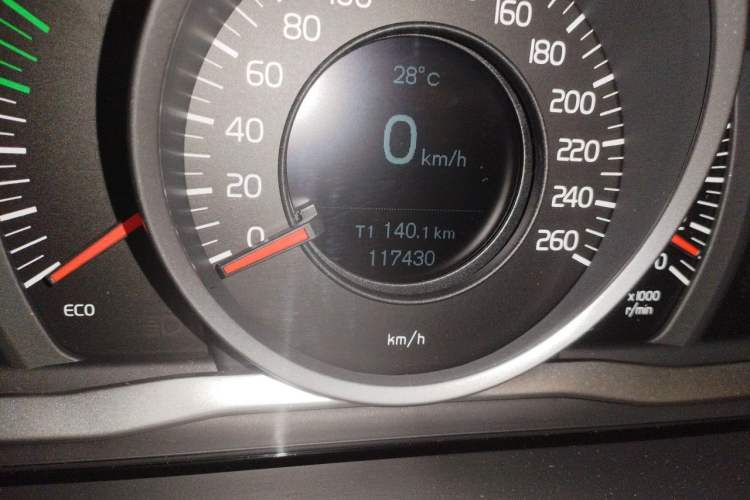 Used Volvo S60 2019 S60L T3 Intelligent Upgrade Edition Odometer Close Up