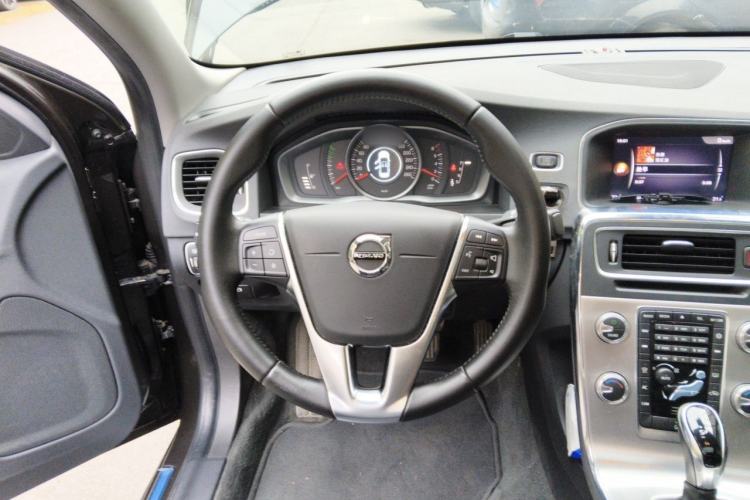 Used Volvo S60 2019 S60L T3 Intelligent Upgrade Edition Steering Wheel