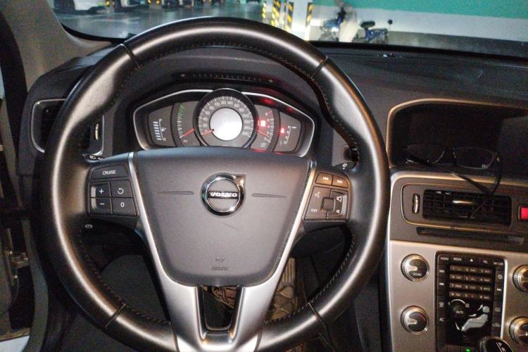 Used Volvo S60 2019 S60L T3 Intelligent Upgrade Edition Steering Wheel