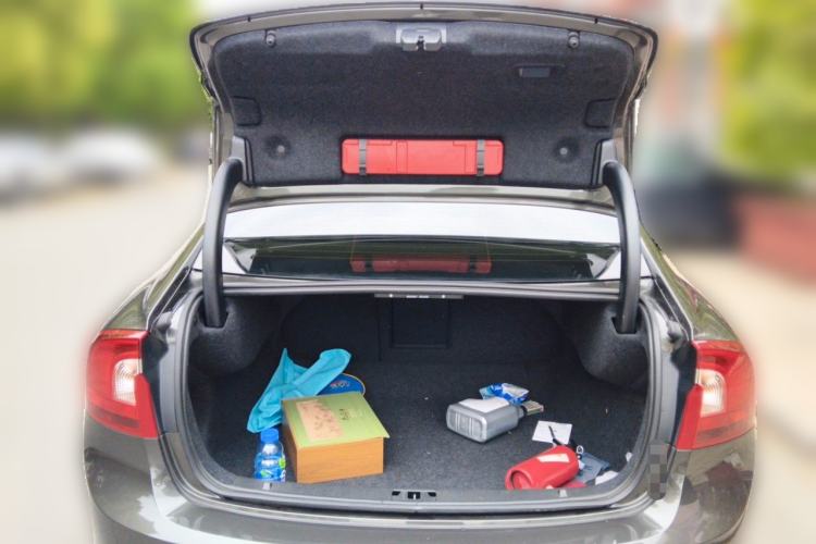 Used Volvo S60 2019 S60L T3 Intelligent Upgrade Edition Trunk