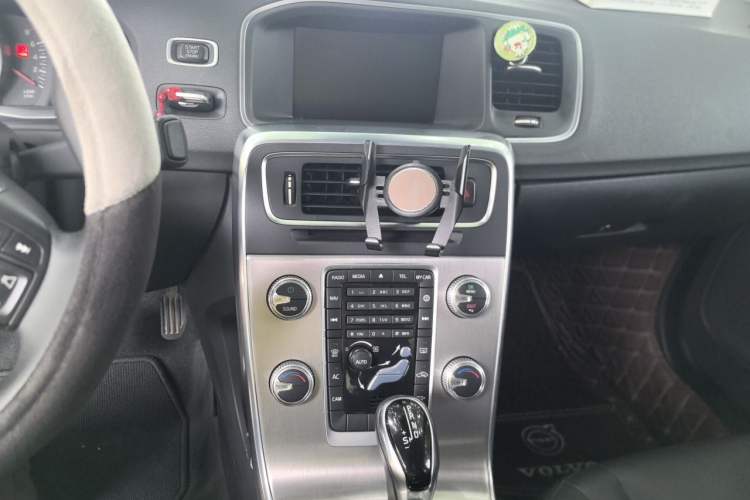 Used Volvo S60 2019 S60L T3 Intelligent Upgrade Edition Audio And AC Panel