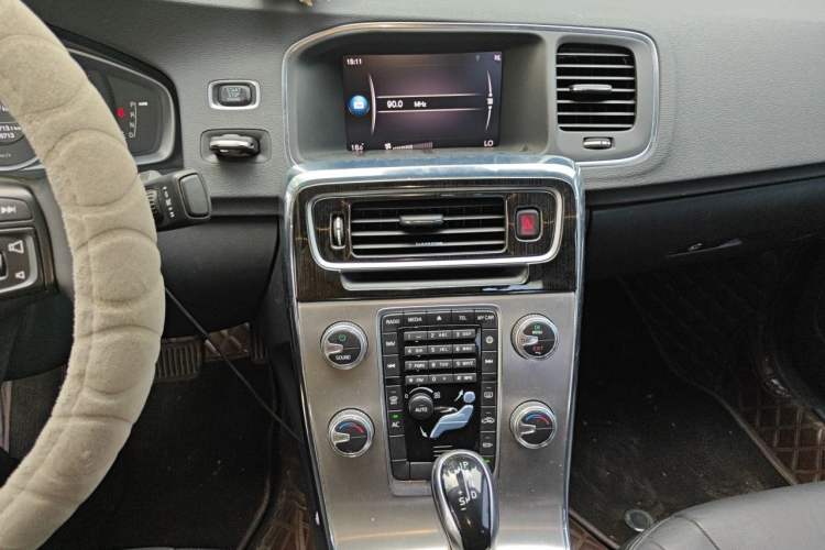 Used Volvo S60 2019 S60L Facelift T5 Intelligent Advanced Edition Audio And AC Panel