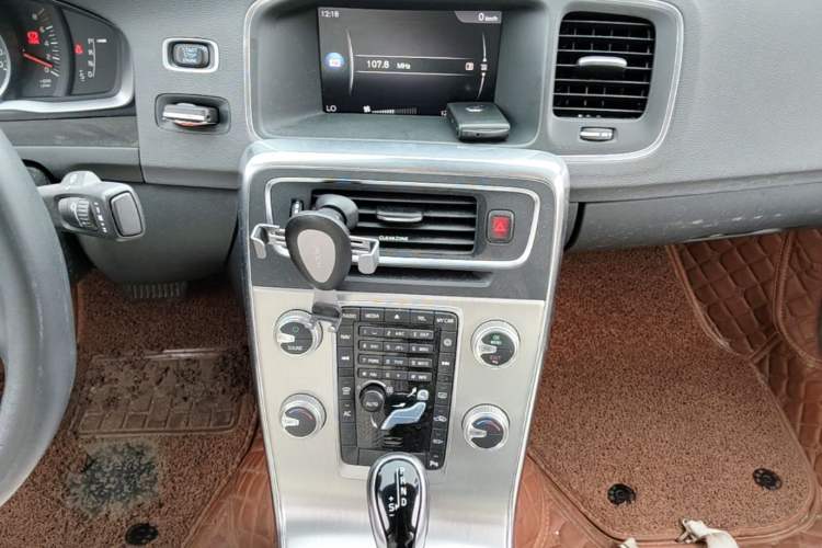 Used Volvo S60 2019 S60L T3 Intelligent Upgrade Edition Audio And AC Panel