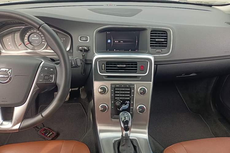 Used Volvo S60 2019 S60L T3 Intelligent Upgrade Edition Audio And AC Panel
