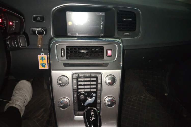 Used Volvo S60 2019 S60L Facelift T5 Intelligent Advanced Edition Audio And AC Panel